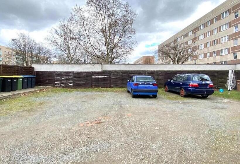 Апартаменты 2 Спальни, Gemütliche Unterkünfte Für Längeren Aufenthalt Und Monteure Inkl Balkon, Waschmaschine, Wifi, Küche
