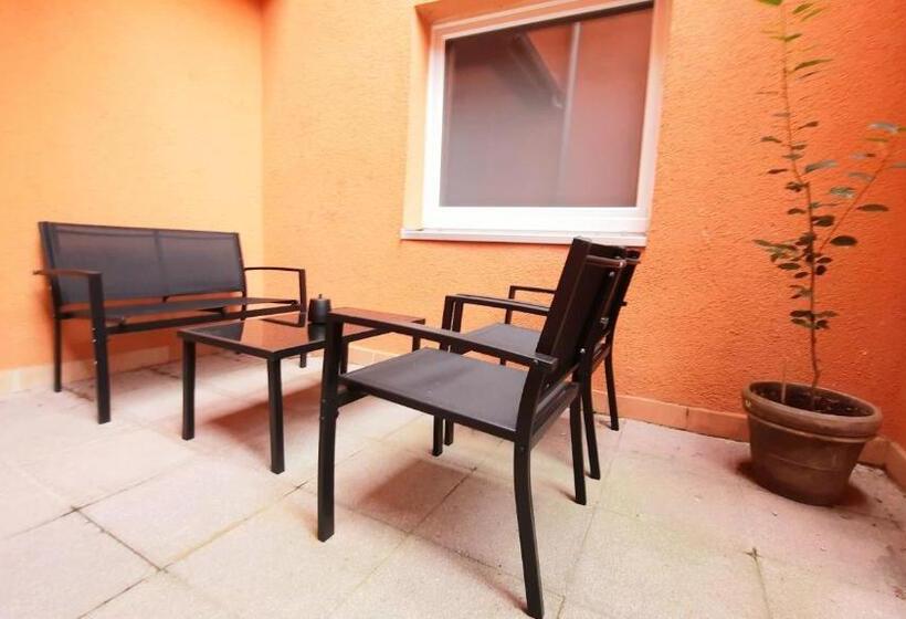 Апартаменты 2 Спальни, Gemütliche Unterkünfte Für Längeren Aufenthalt Und Monteure Inkl Balkon, Waschmaschine, Wifi, Küche