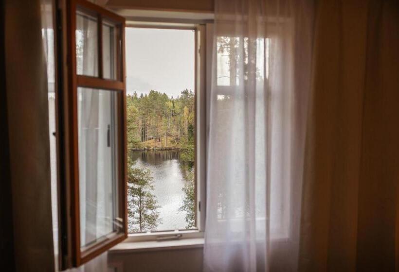 Полулюкс, Barken Lodge