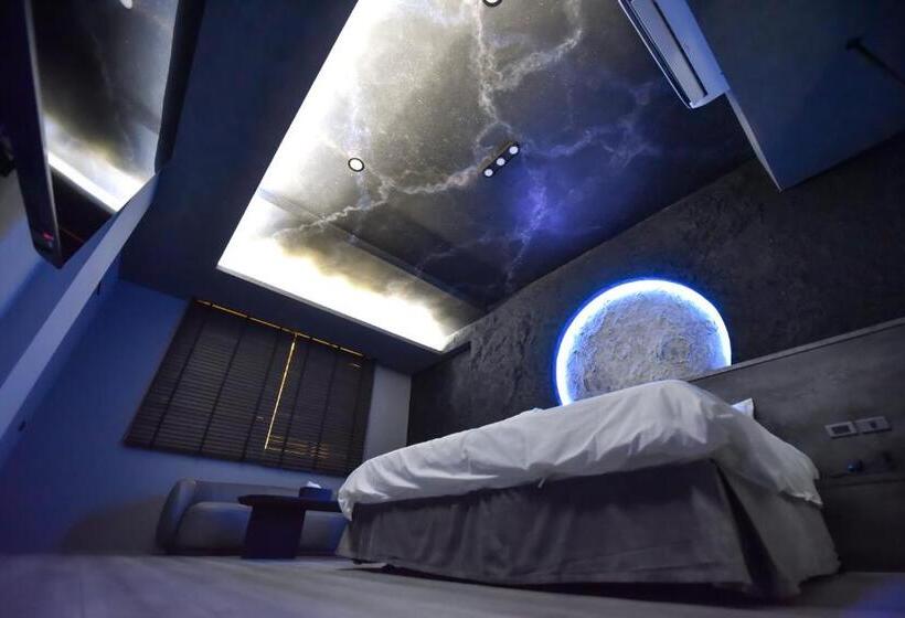 اتاق لوکس, Two Couples Leisure Art Motel