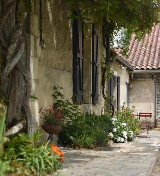 Номер Стандарт с Террасой, Un Jardin Et Trois Maisons