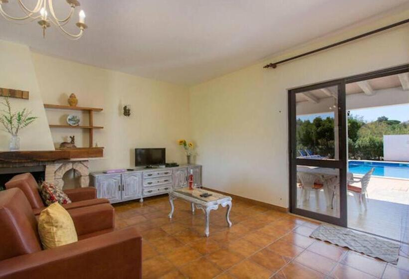 Вилла 1 Спальня, Casa Silver, Gale   Sleeps 9 Close To Amenities And Beach!