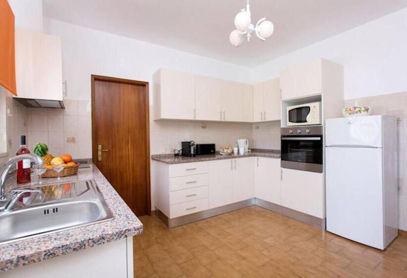Вилла 1 Спальня, Casa Silver, Gale   Sleeps 9 Close To Amenities And Beach!