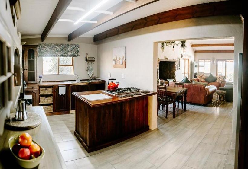 Дом 3 Спальни, Breathe Accommodation