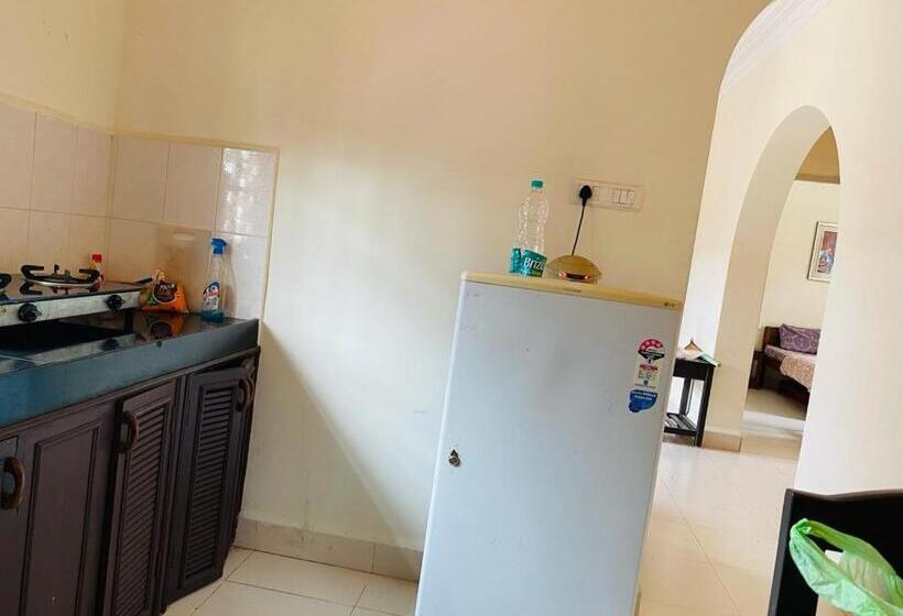 דירת חדר נוף לבריכה, Holidays Beach Apartments Goa