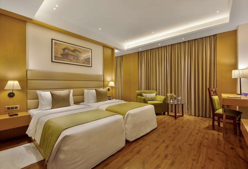 Номер Deluxe, Sarovar Portico Sonipat