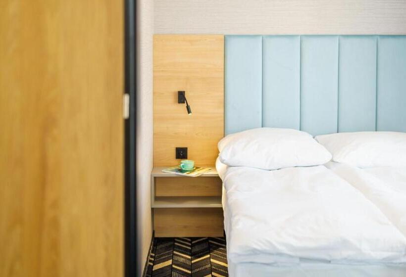 اتاق لوکس با بالکن, Mielno Hotel Boutique