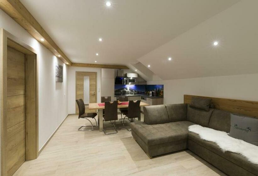 Апартаменты 2 Спальни, Altroiterhof