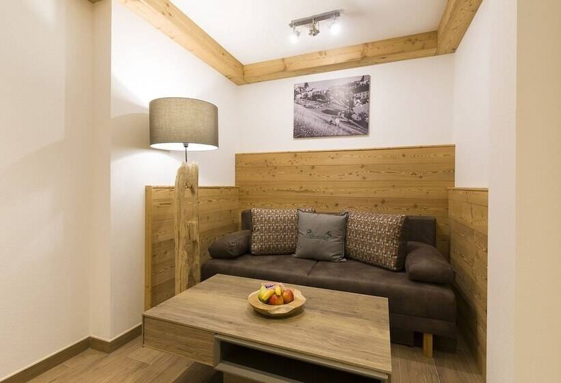 Апартаменты 1 Спальня, Altroiterhof