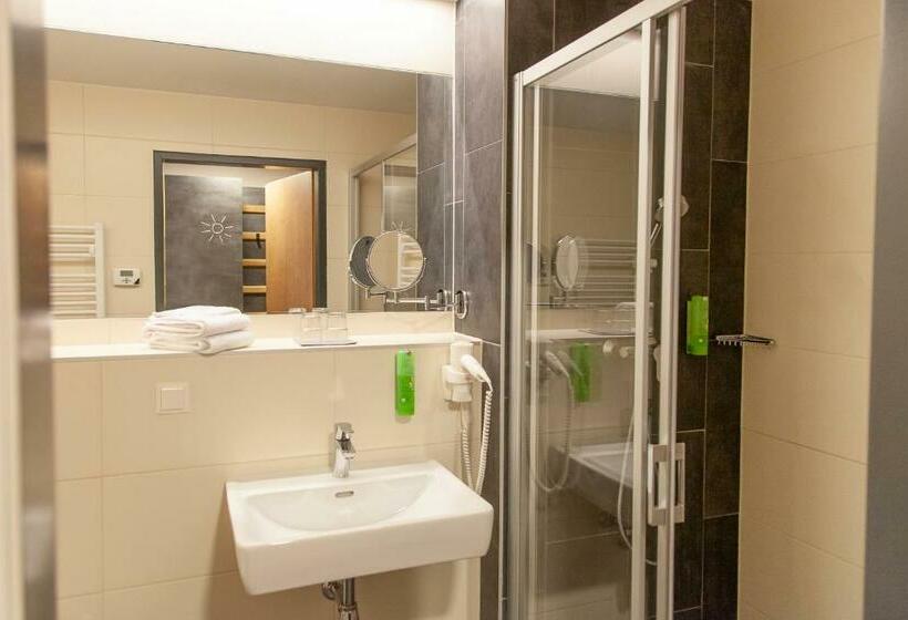 اتاق استاندارد چهار تخته, Jufa Hotel Erlaufsee