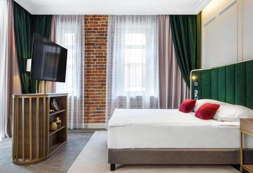Студия Стандарт, Golden Queen Deluxe Jacuzzi Apartments   Old Town