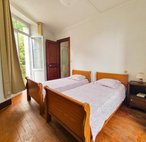 Семейный Номер, Auberge Du Crabère