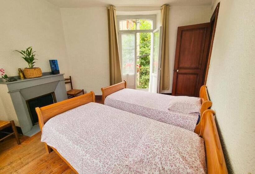 Семейный Номер, Auberge Du Crabère