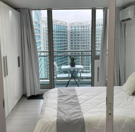 Семейный Номер, Azure Urban Resort Residences