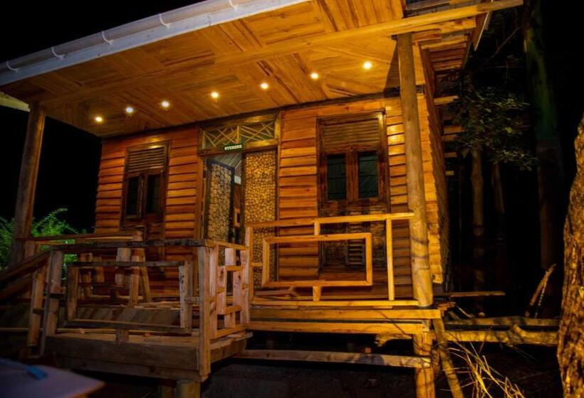 سوییت لوکس, Fusion Eco Resort And Auto Spa