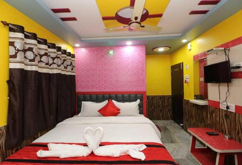 标准间, Pop  Happy Near Netaji Subhash Chandra Bose International Airport