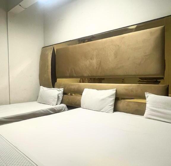 اتاق لوکس چهار تخته, The Value Guest House Near Airport