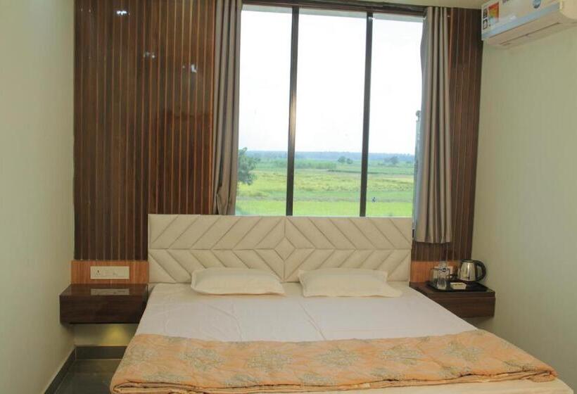 Семейный Номер, Bishnupur River Side Resort