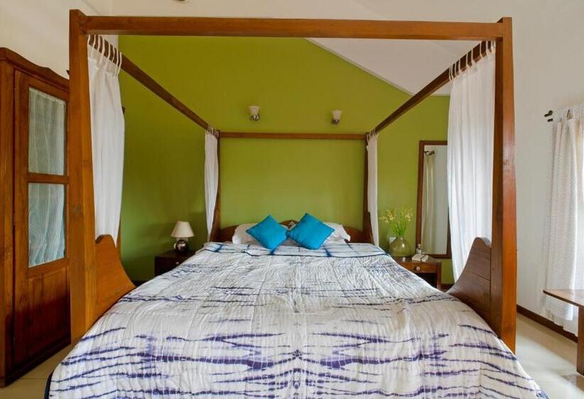 家庭间, Skylark Resort