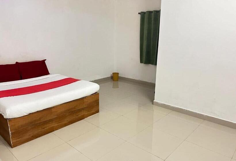 Трехместный Номер Классика, Oyo Hotel Elite Inn