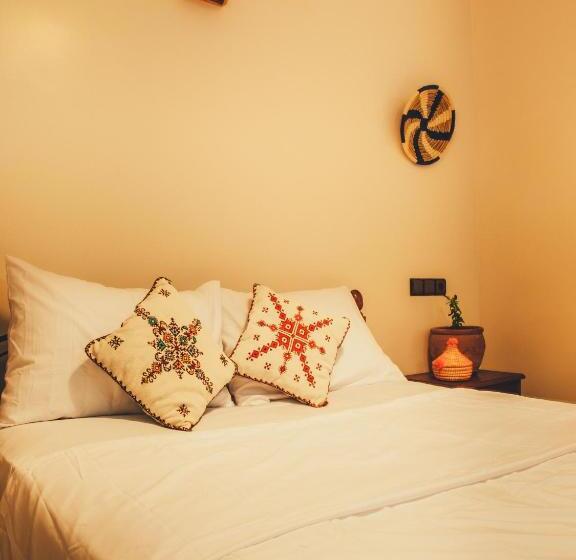اتاق استاندارد با سرویس بهداشتی مشترک, Chill Surfer Hostel