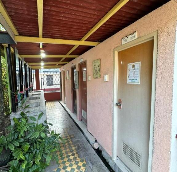 デラックスルーム, Nappers Hostel
