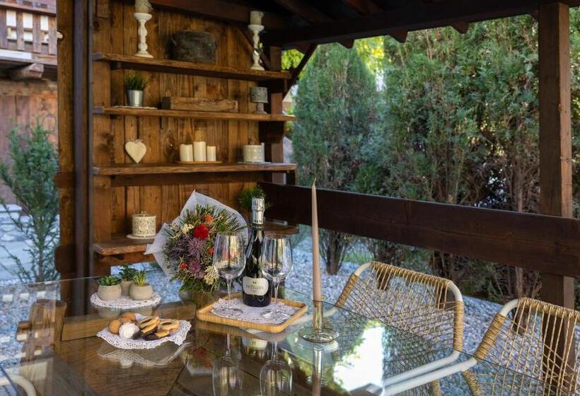 اتاق استاندارد سه نفره, Chalet D Aoste