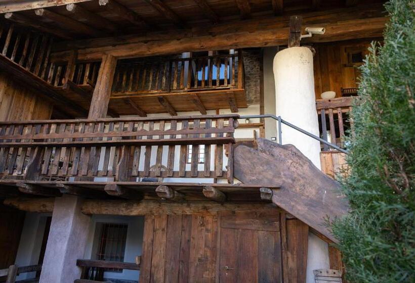 اتاق استاندارد سه نفره, Chalet D Aoste