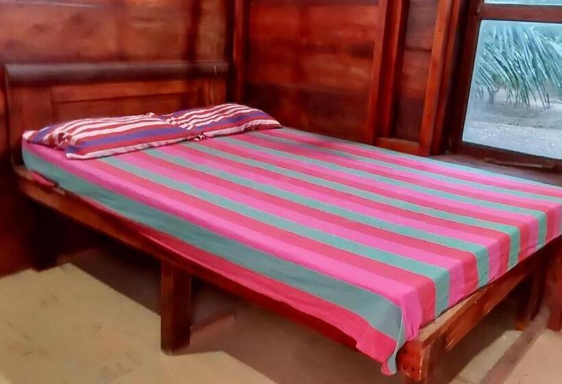 Номер Стандарт Вид на Озеро, Ulpatha Eco Lodge
