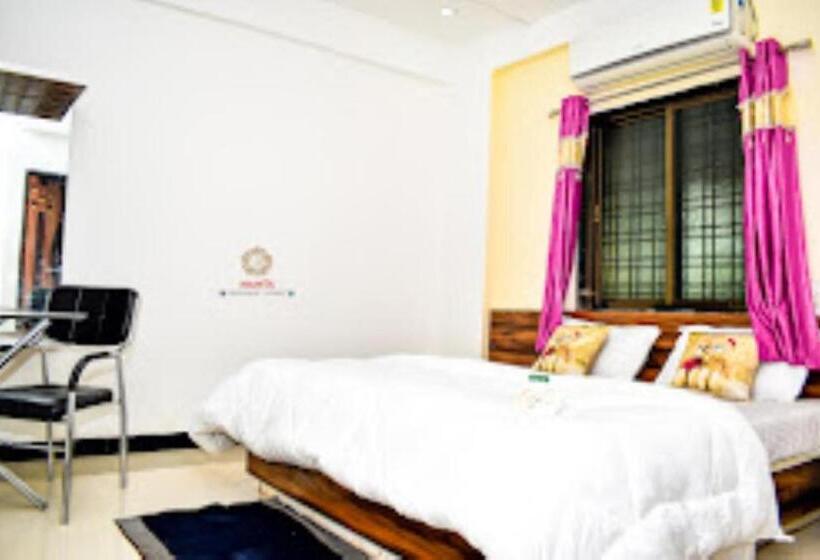Номер Deluxe, Mamta And Lodging, Shani Shingnapur