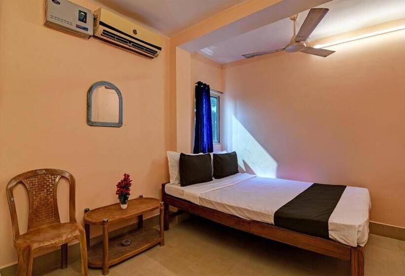 اتاق کلاسیک سه تخته, Oyo Flagship Sai Heritage Inn