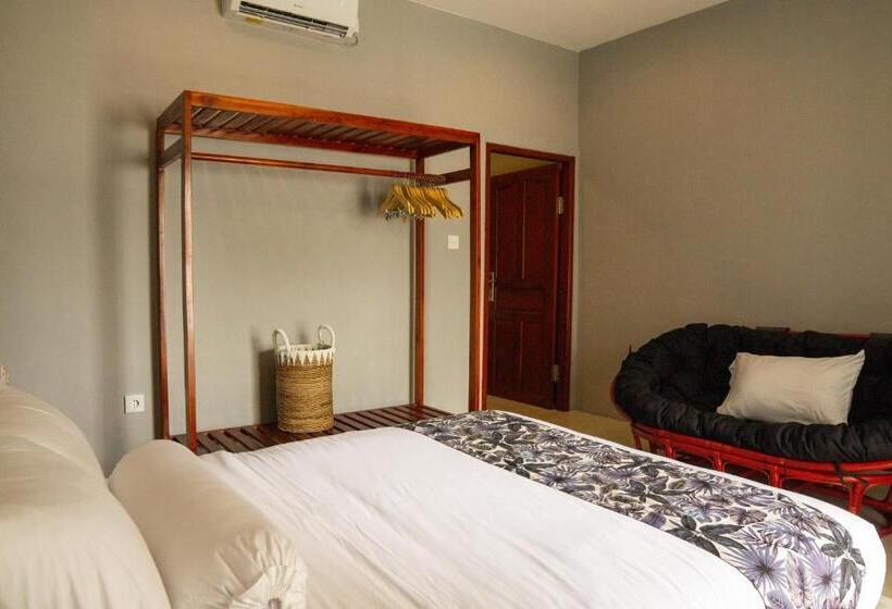 غرفة قياسية مطلّة علي حمام السباحة, Uluwatu Stay S Standard Room #1