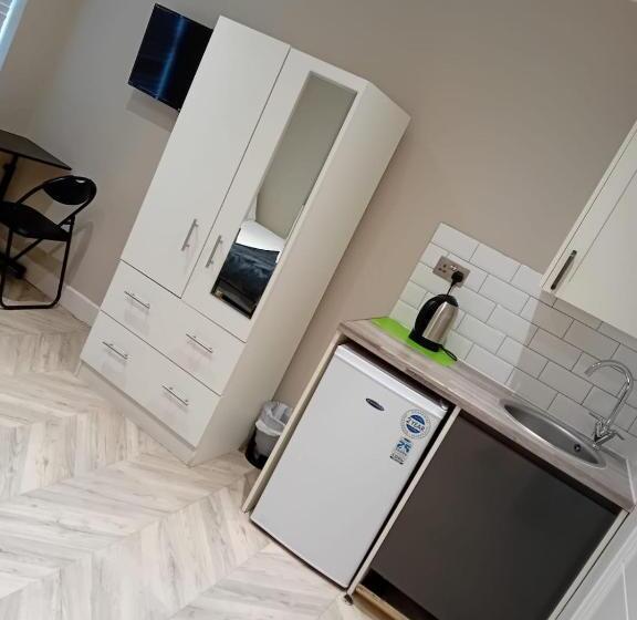 חדר סטנדרט, Harrow Guest House   Cecil Ha3