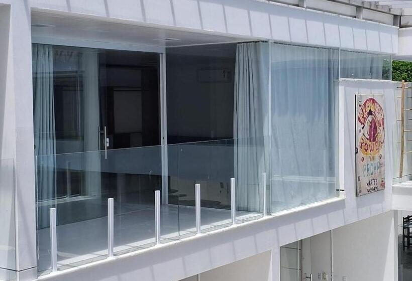 سوییت لوکس, Pousada Corais De Ibiza