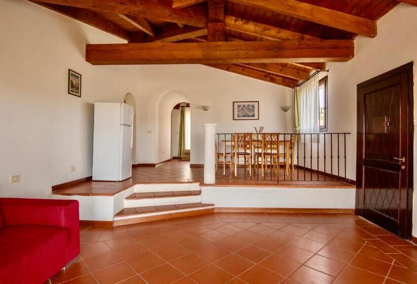 Вилла 2 Спальни, Villas With Air Conditioning And Shared Pool, Just A Few Minutes From La Pelosa Beach