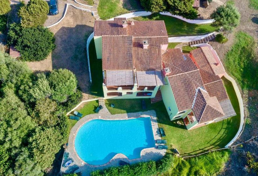 Вилла 1 Спальня, Villas With Air Conditioning And Shared Pool, Just A Few Minutes From La Pelosa Beach