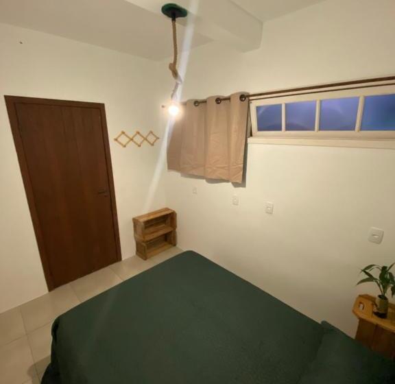 اتاق استاندارد با سرویس بهداشتی مشترک, Neighbor.hub Hostel & Coliving Floripa