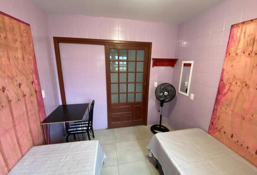 اتاق استاندارد با سرویس بهداشتی مشترک, Neighbor.hub Hostel & Coliving Floripa