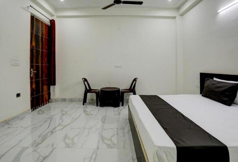 Quarto Triplo Clássico, Oyo Hotel Diamond