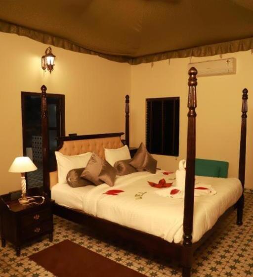Номер Deluxe Кровать Кинг, The Pench International, A Jungle Water Resort, Khawasa
