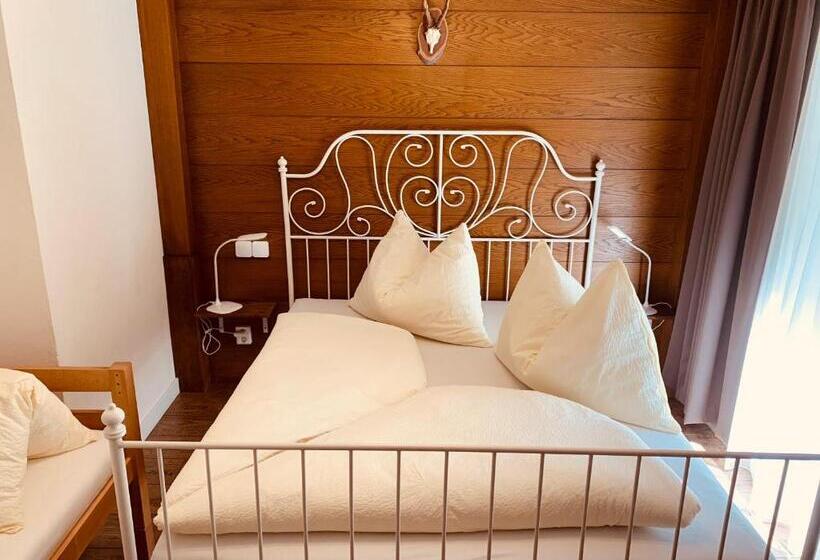 Трехместный Номер Стандарт с Балконом, Pension Jagerhof   Sommercard Inkl   5 Min Zum Hochzeiger