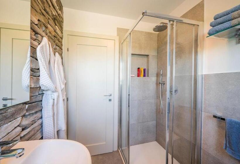 سوییت با استخر, Royal Suite Parma Con Piscine Calda E Fredda