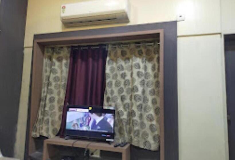 Номер Deluxe, Diamond Devgad