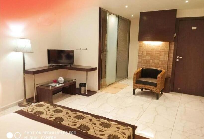 Номер Стандарт, The Royal, Sehore