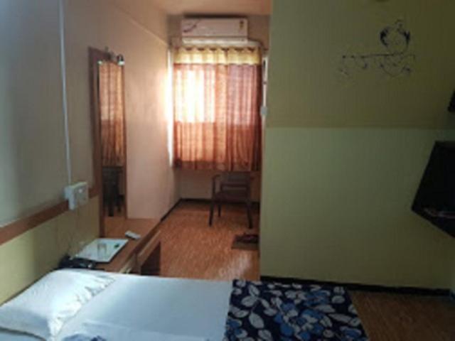 Номер Стандарт, Vishal Palace,nashik