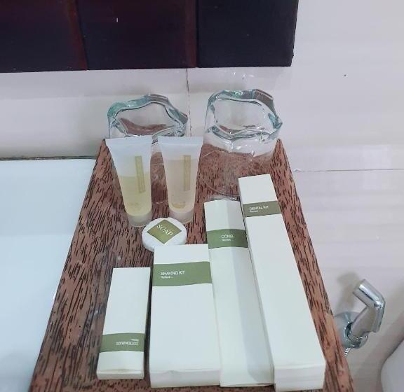 اتاق استاندارد یک نفره, Only One Boutique, Restaurant, Cafe