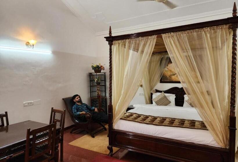 프레지덴셜 스위트, Royal Ark   Kasauli