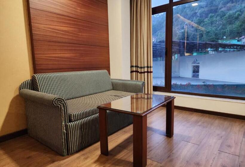 이그제큐티브 스위트, Royal Ark   Kasauli