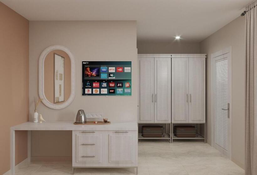 Номер Стандарт Вид на Бассейн, Suum Bodrum Hotel & Beach   Adult Only