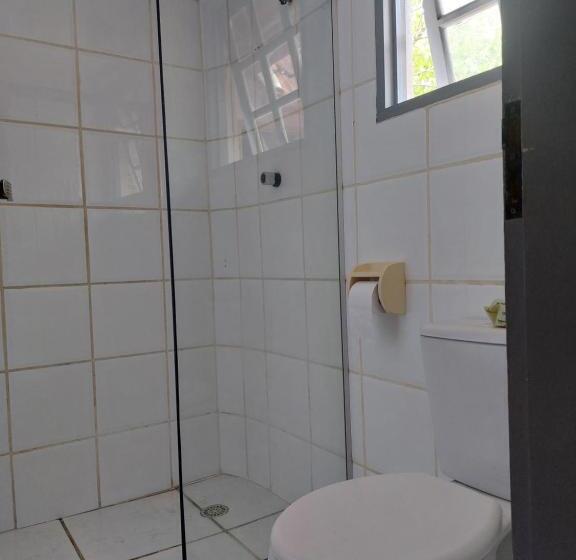اتاق استاندارد با سرویس بهداشتی مشترک, Circular Guest House